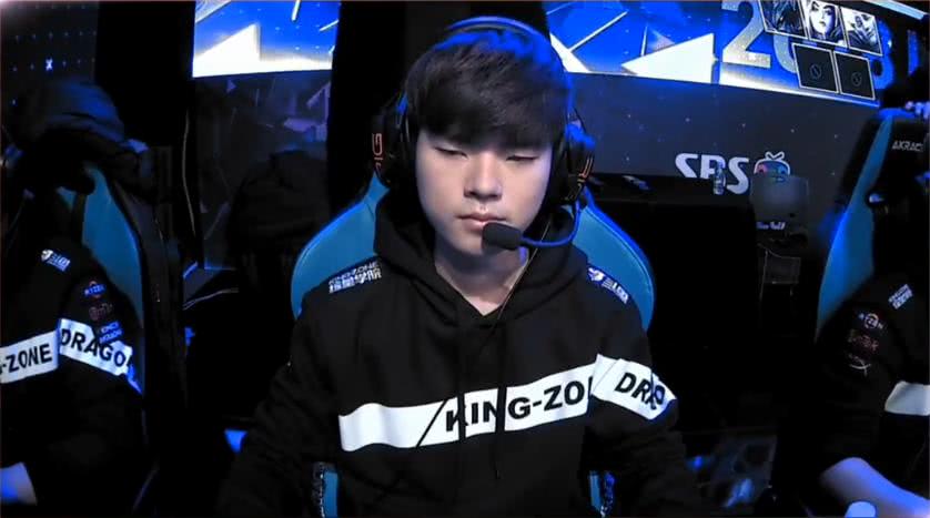 赛前举行简 赛前举行简